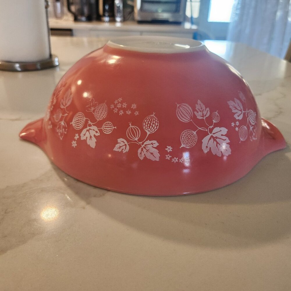Vintage Pyrex Pink Gooseberry Cinderella Mixing Bowl 444 4-Quart Large